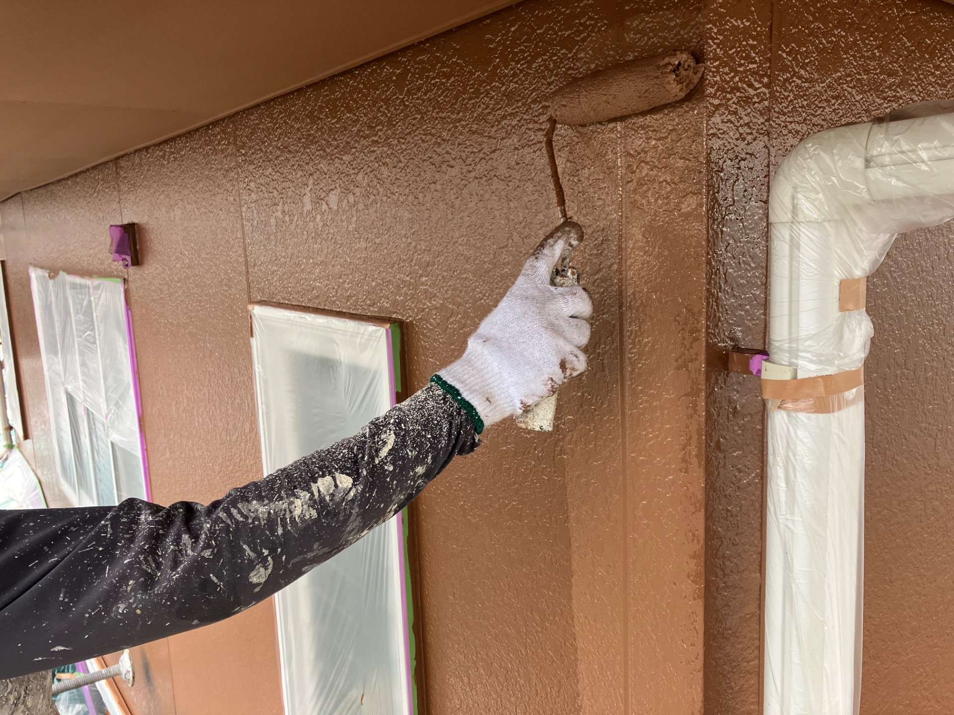 外壁塗装(中塗り) 【小郡市 EN-BRIDGE（株）】